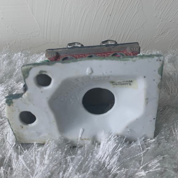 Cobblestone Corners Windham Heights Church/Cathedral Christmas Village 2004 EUC - Picture 4 of 9